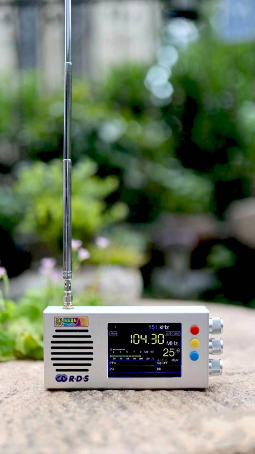 ESP32 TEF6686 Radio Receiver in working
