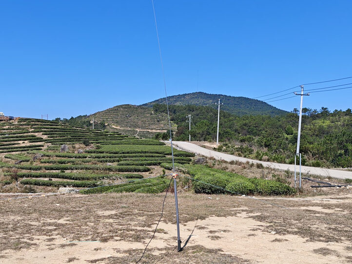 5.6m whip ground elevated vertical antenna for SOTA POTA activations overview