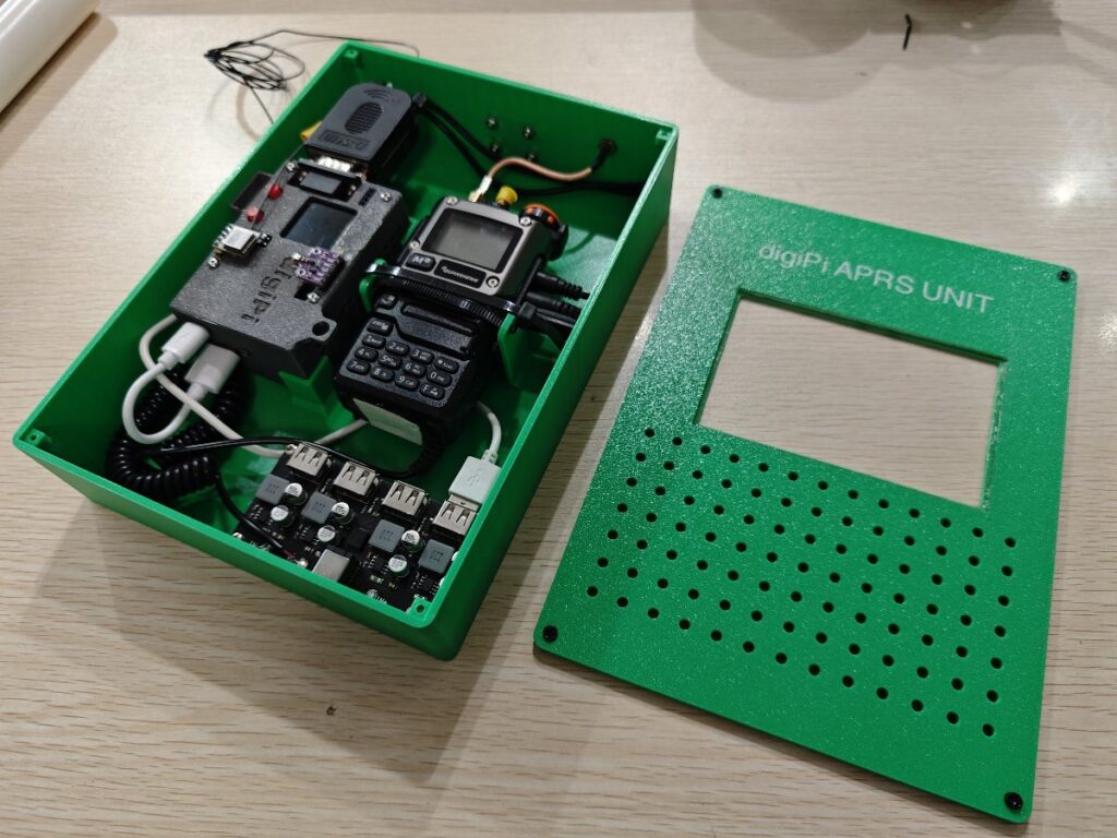 digiPi aprs unit inner view and top cover