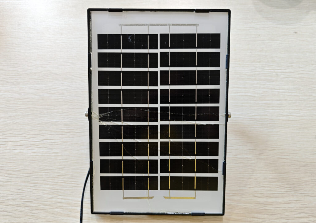 A 9V/6W solar panel mounted on AP/CPE enclosure via ball joint
