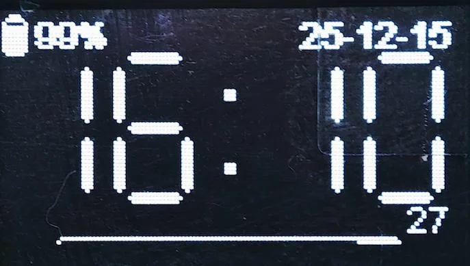 Meshtastic node OLED large digital clock display with date 25-12-15