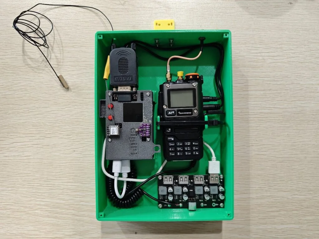 digiPi aprs unit inner view