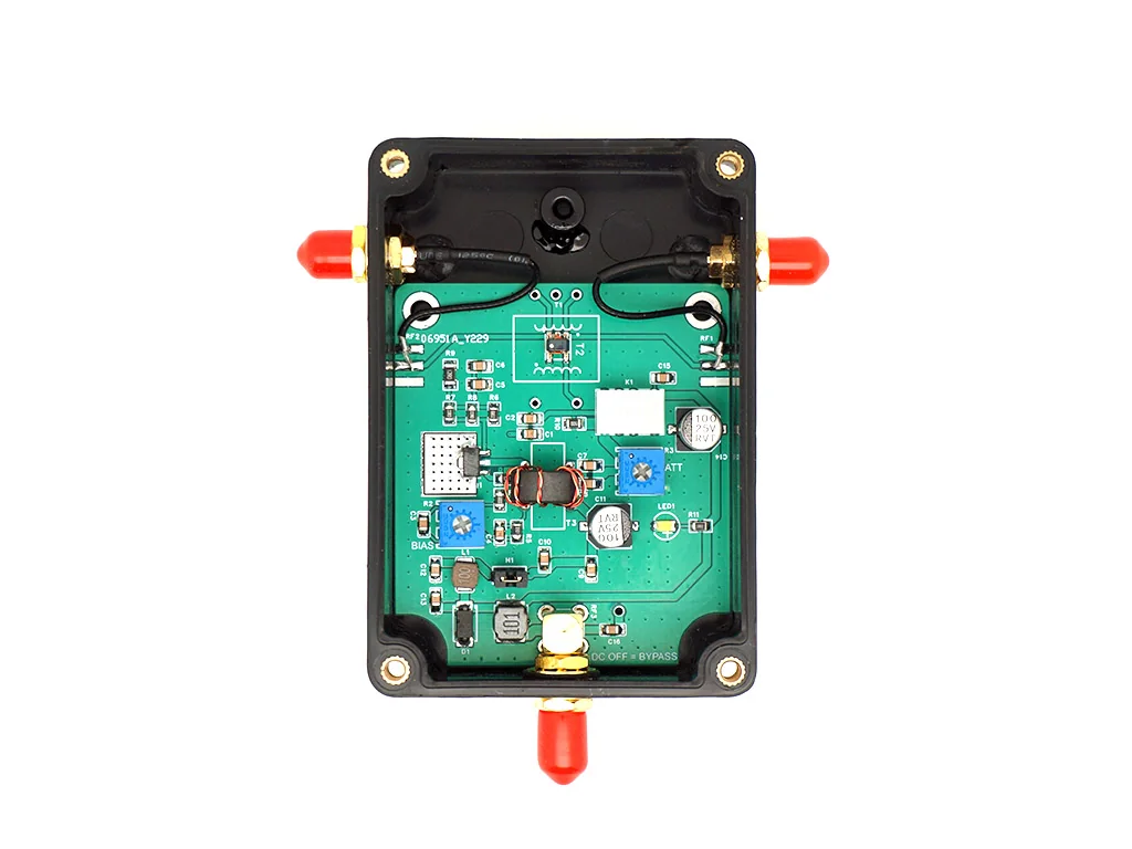 Youloop balun box with preamp inside view